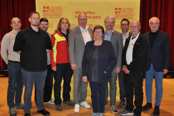 v.l. Denis Zartmann, Benjamin Lorenz, Yannik Nagel, Jochen Hähnle, Lars-Ejnar Sterley, Marianne Kugler-Wendt, Sascha Brodmann, Steffen Kübler, Roland Schmitt, Guido Rebstock