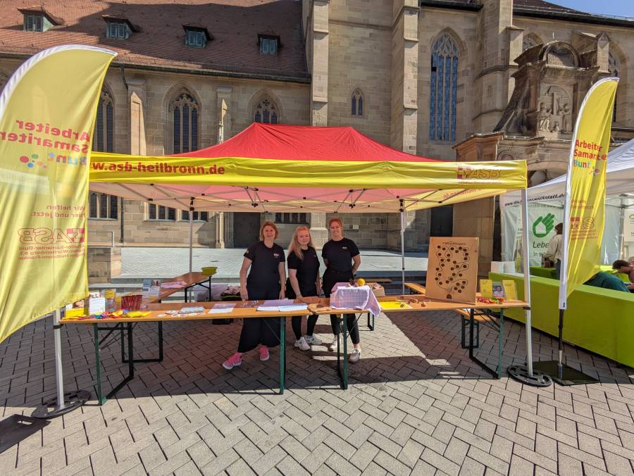 Das KiJuB- und Kiko-Team am Special Olympic Day auf dem Kiliansplatz